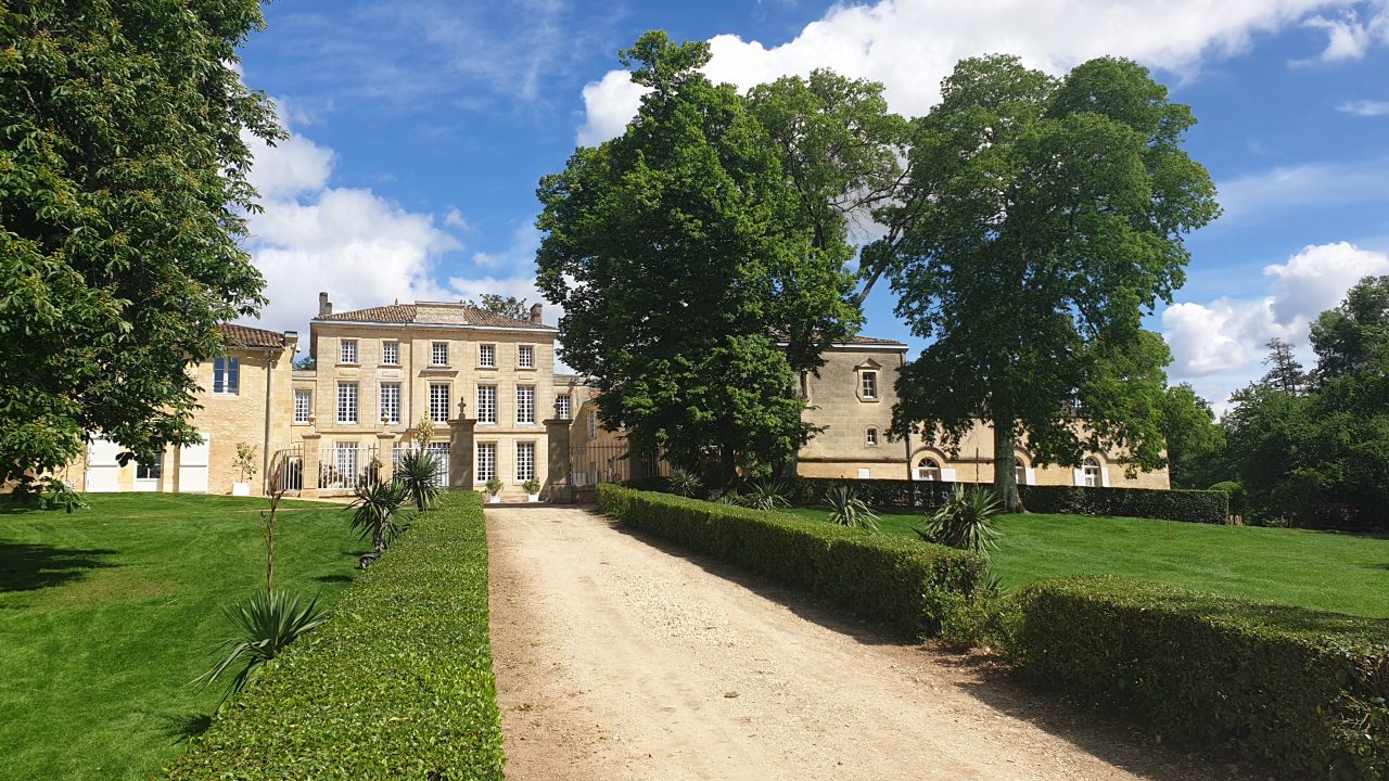 Château Figeac 2022 enjoys a premium promotion - The Drinks Business