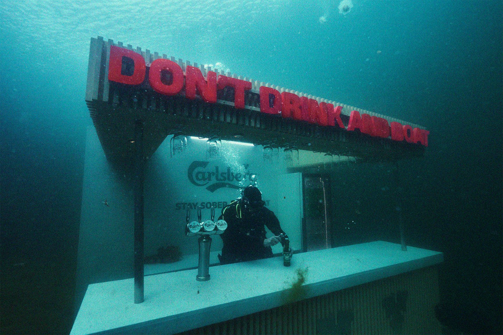 Carlsberg opens underwater bar