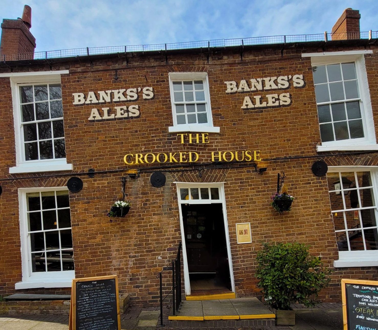 Crooked House owners appeal order to rebuild wonky pub