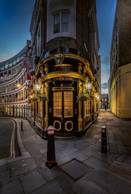 专家介绍如何拍摄伦敦隐藏的酒吧