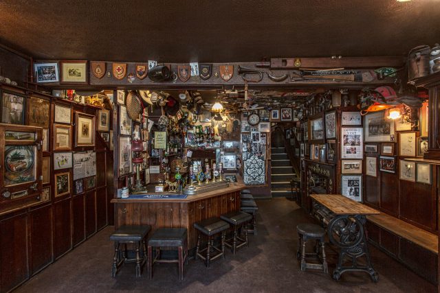 专家介绍如何拍摄伦敦隐藏的酒吧