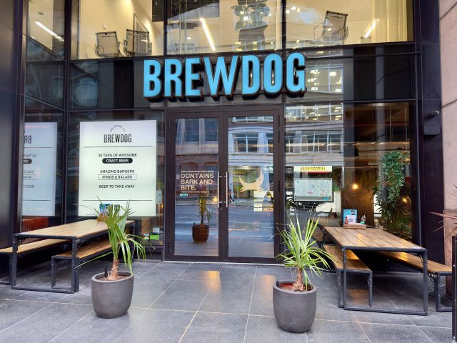 https://www.thegrocer.co.uk/sustainability-and-environment/brewdog-to-let-carbon-negative-claim-lapse-after-exiting-carbon-credits-market/693441.article?utm_source=Daily%20News%20(食料品店)&amp;utm_medium=email&amp;utm_campaign=2024-07-17&amp;c=&amp;cid=DM1146694&amp;bid=458151315