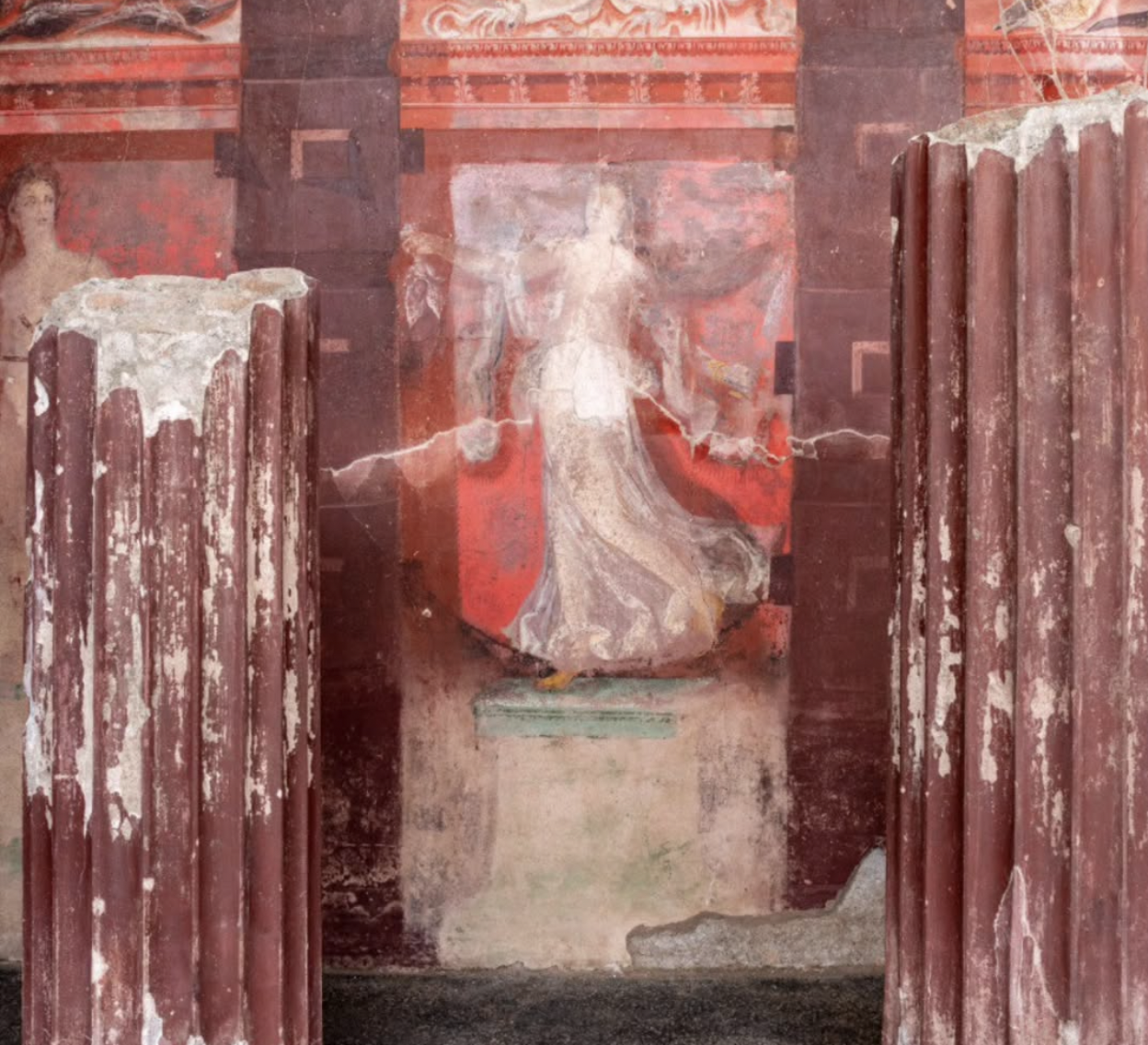 Wine god fresco unearthed in Pompeii